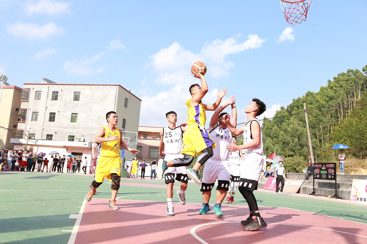 “打造教育高地 建设教育强区”——青山区朝阳路小学第七届校园足球班级联赛开幕式